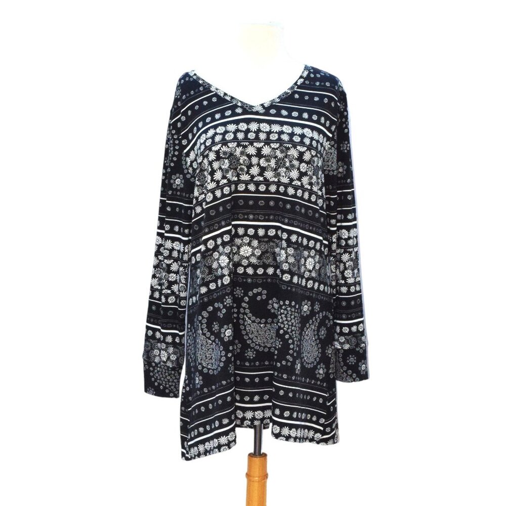 LuLaRoe Black and White Paisley Stripe V‑Neck Tunic
